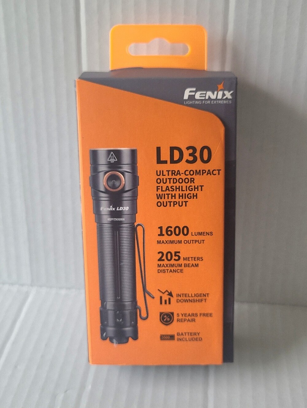 Fenix Ld30 Ultra Compact Flashlight 1600 Lumens LED.205 Meters Maximum. Open Box
